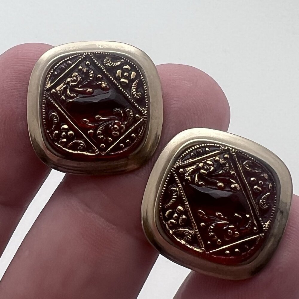 MENS VINTAGE INTRICATE PATTERNED RED GEM GOLD TONE CUFF LINKS